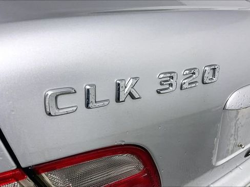 Used 2001 Mercedes-Benz CLK 320 Cabriolet image 2