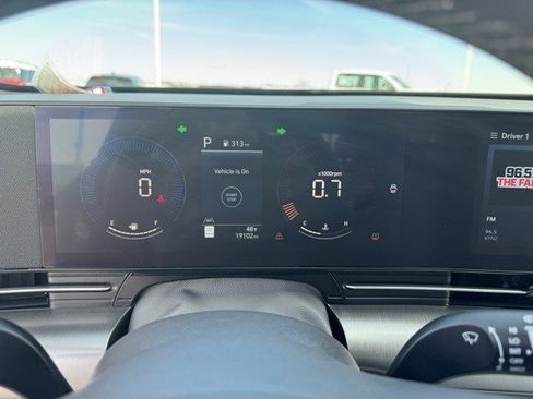 Used 2025 Hyundai Kona SEL image 16