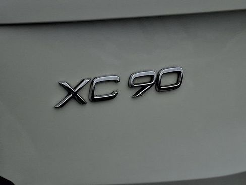 Used 2016 Volvo XC90 T6 Momentum AWD/4WD image 38