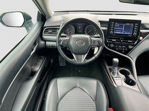 Used 2024 Toyota Camry SE image 20