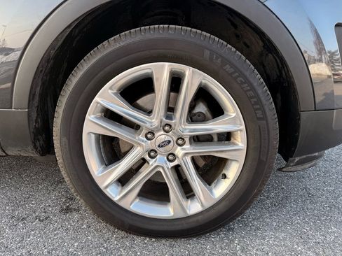 Used 2017 Ford Explorer XLT w/ Equipment Group 202A image 35