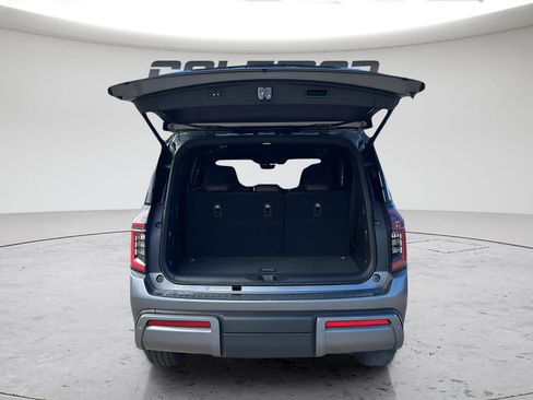 Used 2025 Nissan Armada Platinum w/ Convenience Package image 9