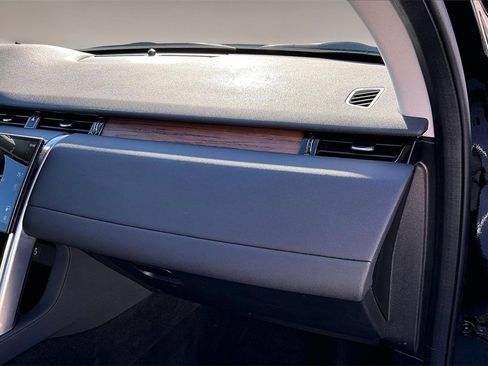 Used 2025 Land Rover Discovery Sport S image 24