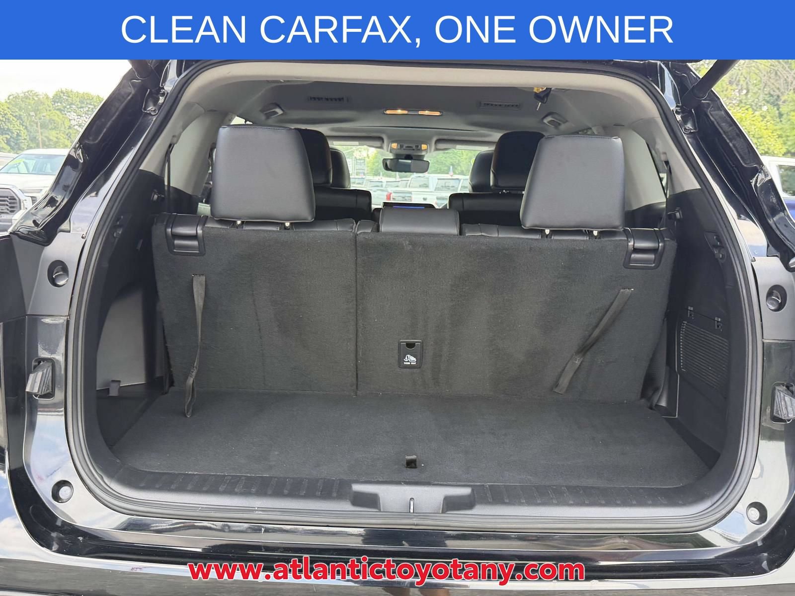 Used 2025 Toyota Highlander XLE FWD image 9