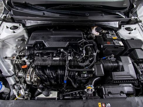 Used 2022 Hyundai Elantra SEL image 48