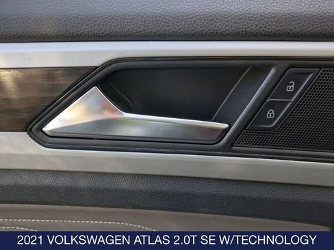 Certified 2021 Volkswagen Atlas SE image 13