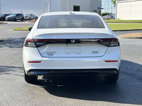 Used 2023 Honda Accord Touring image 12