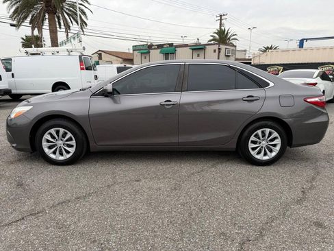 Used 2016 Toyota Camry image 10