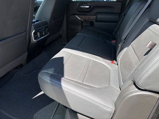 Used 2020 GMC Sierra 2500 Denali w/ Denali Ultimate Package AWD/4WD image 18