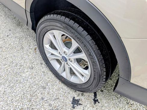 Used 2018 Ford Escape SE FWD image 12