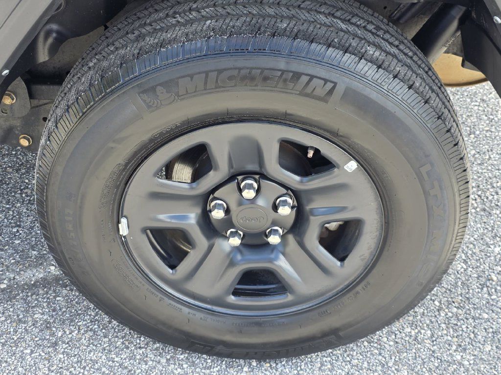 Used 2023 Jeep Wrangler Unlimited Sport AWD/4WD image 33