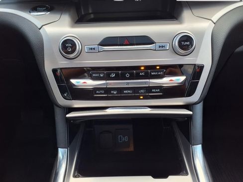 Certified 2022 Ford Explorer XLT w/ Equipment Group 202A image 24