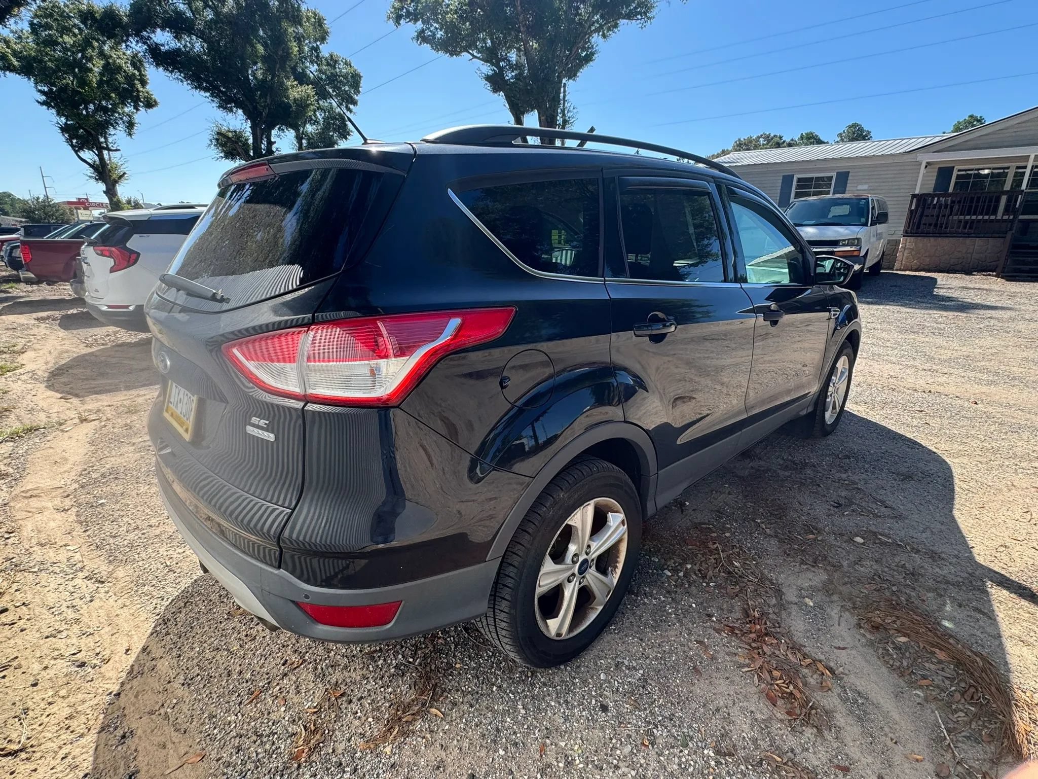 Used 2015 Ford Escape SE w/ Equipment Group 201A AWD/4WD image 3