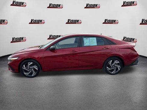 Certified 2025 Hyundai Elantra Sport image 8