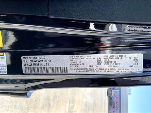Used 2025 Jeep Wrangler Unlimited Sahara w/ Safety Group AWD/4WD image 33