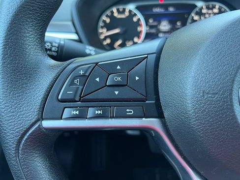 Used 2025 Nissan Altima 2.5 SV AWD/4WD image 13