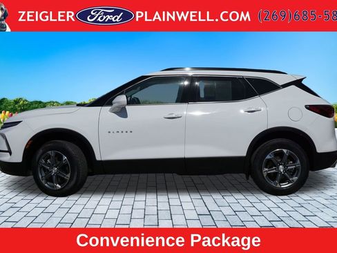 Used 2024 Chevrolet Blazer LT w/ Convenience Package FWD image 2