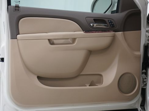 Used 2013 Chevrolet Avalanche LTZ image 13