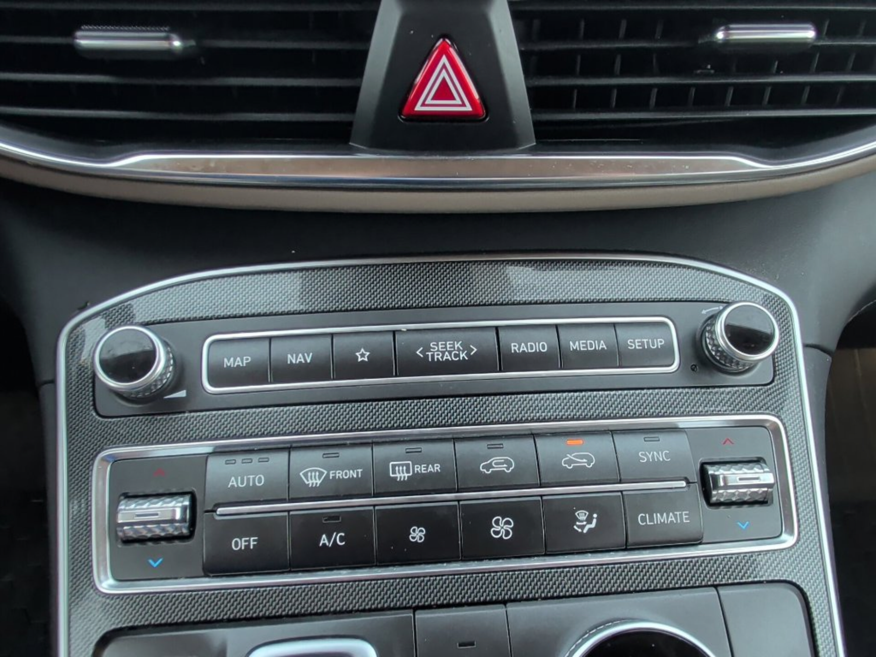 Used 2022 Hyundai Santa Fe SEL w/ Convenience + Premium Package FWD image 24