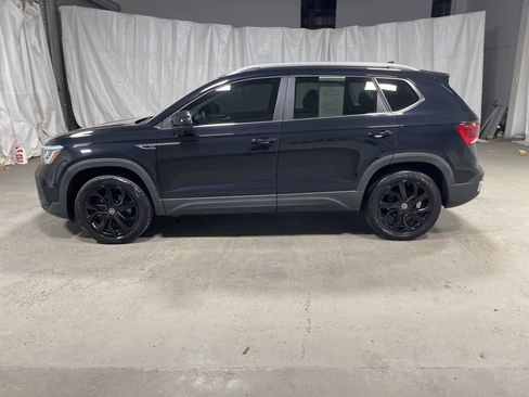 Used 2022 Volkswagen Taos SEL w/ Panoramic Sunroof Package image 4