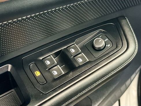 Used 2024 Volkswagen Atlas SE AWD/4WD image 18