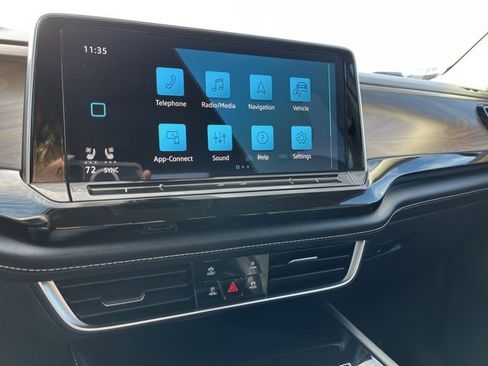 Used 2025 Volkswagen Atlas SE image 37