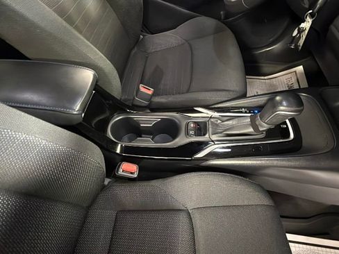 Used 2020 Toyota Corolla SE image 32