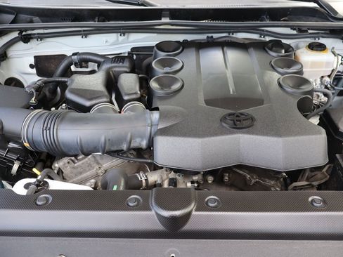 Used 2011 Toyota 4Runner SR5 image 38