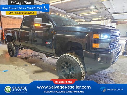 Used 2018 Chevrolet Silverado 2500 LT w/ Midnight Edition image 5