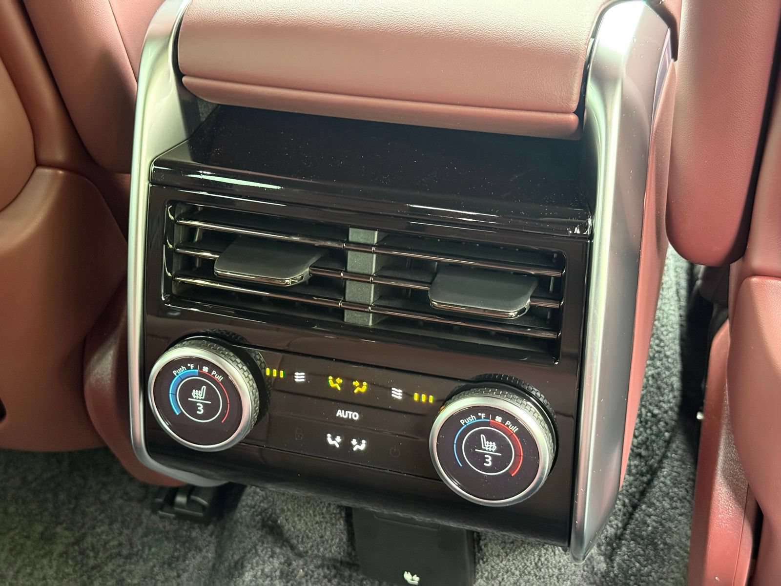 New 2026 Land Rover Range Rover SE AWD/4WD image 18