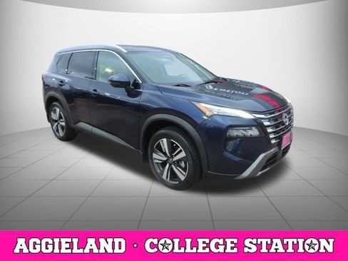 Used 2024 Nissan Rogue SL w/ SL Premium Package FWD image 3