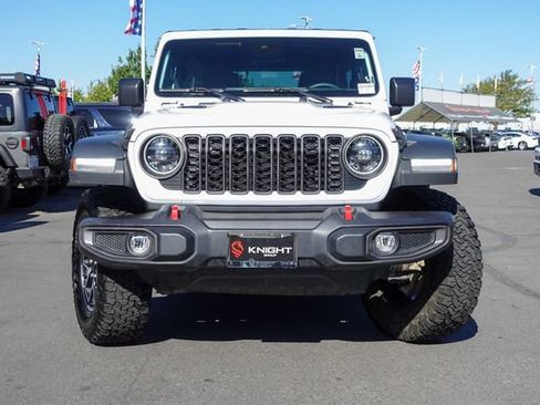 Used 2024 Jeep Wrangler Unlimited Rubicon image 2