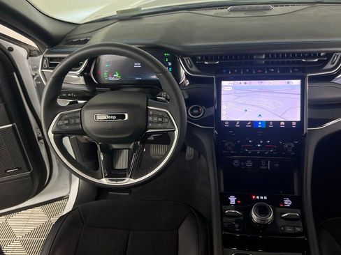 Used 2023 Jeep Grand Cherokee Trailhawk w/ Advanced Protech Group II image 17