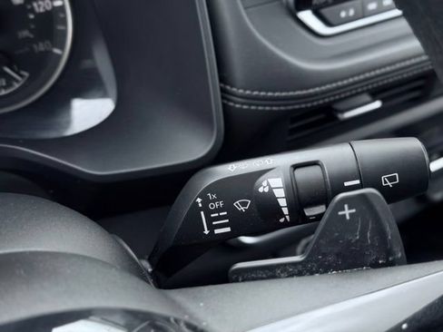 Used 2023 Nissan Rogue SV AWD/4WD image 28