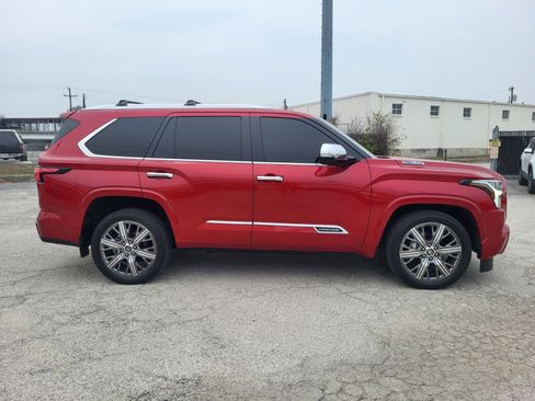 Used 2024 Toyota Sequoia Capstone image 2