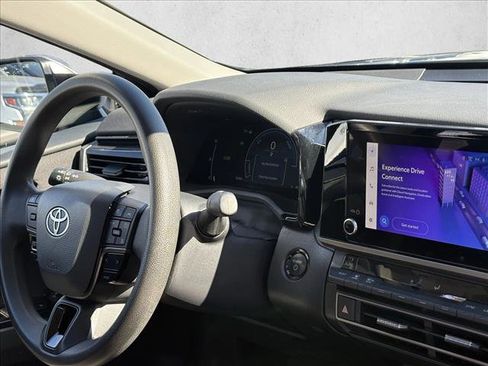 Used 2025 Toyota Camry LE image 21