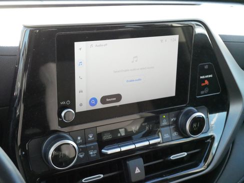 Certified 2024 Toyota Highlander LE image 25