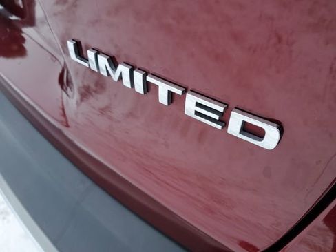 Certified 2019 Jeep Cherokee Limited w/ Luxury Group image 6