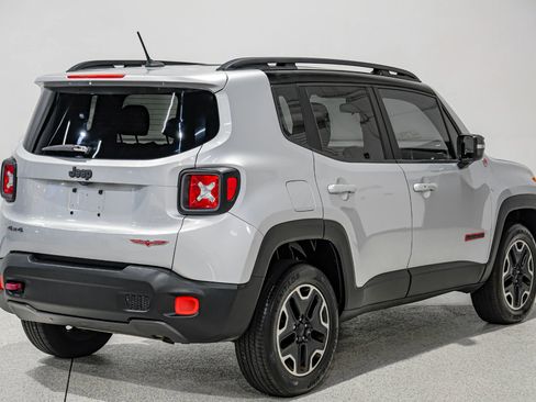 Used 2017 Jeep Renegade Trailhawk image 6