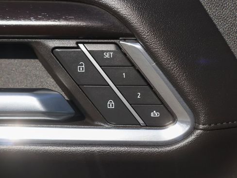 Used 2024 GMC Sierra 3500 Denali w/ Denali Reserve Package image 19