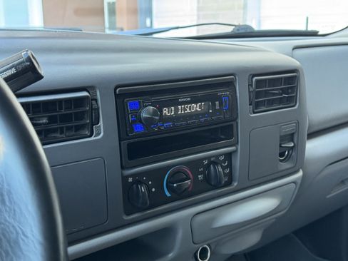 Used 1999 Ford F250 XLT image 19