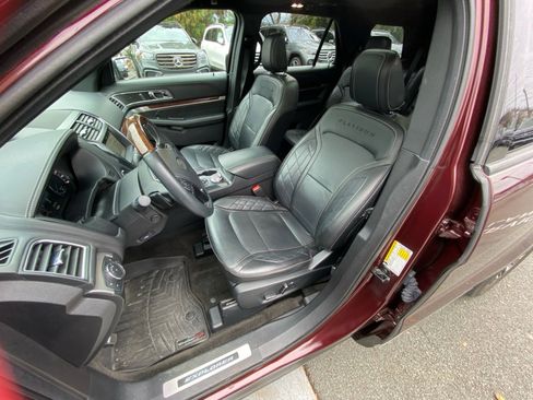 Used 2018 Ford Explorer Platinum image 34