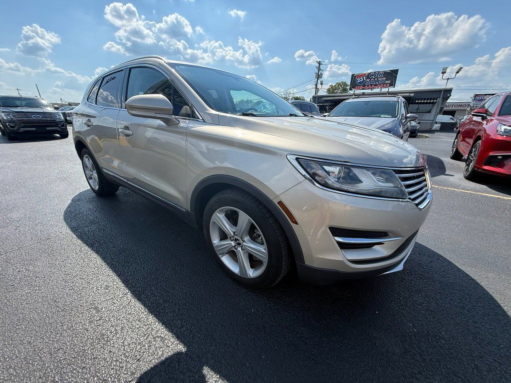 Used 2017 Lincoln MKC Premiere FWD image 1