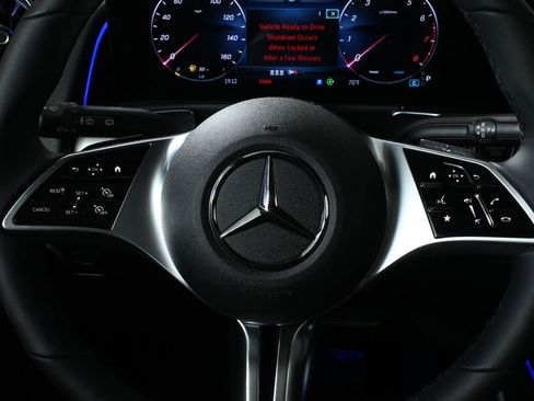 New 2026 Mercedes-Benz GLB 250 4MATIC image 18