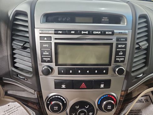 Used 2011 Hyundai Santa Fe GLS image 19