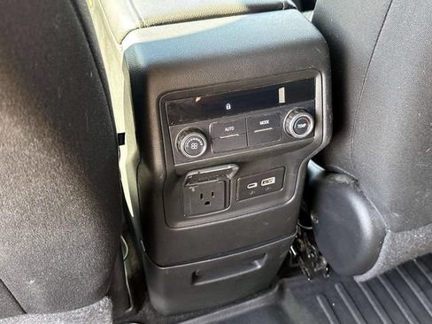 Used 2022 GMC Acadia SLE w/ Driver Convenience Package AWD/4WD image 13