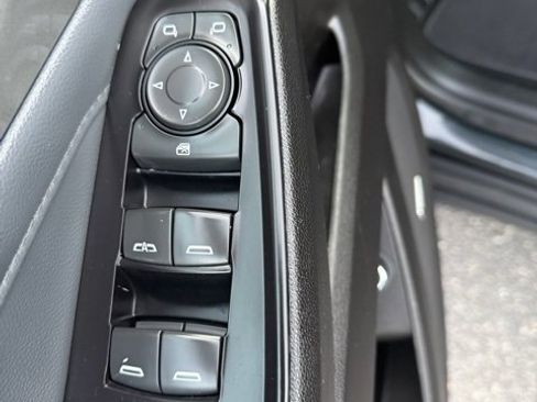 Used 2019 Chevrolet Traverse LT w/ LT Premium Package image 15