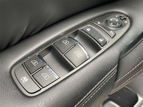 Used 2022 Nissan Armada Platinum w/ Captain's Chairs Package image 17