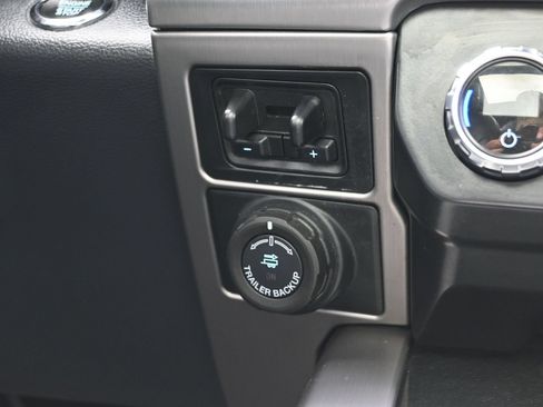 Used 2022 Ford F250 Platinum w/ Tremor Off-Road Package AWD/4WD image 36