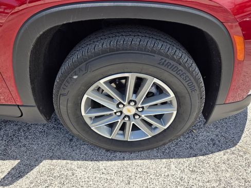 Used 2023 Chevrolet Traverse LT FWD image 20
